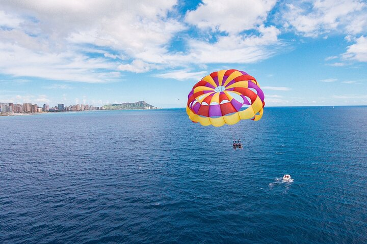 Half-day Tour in Diamond Head Sunrise and Parasail  - Photo 1 of 6